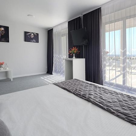 Panorama Briz Hotel Karolino-Buhaz Buitenkant foto